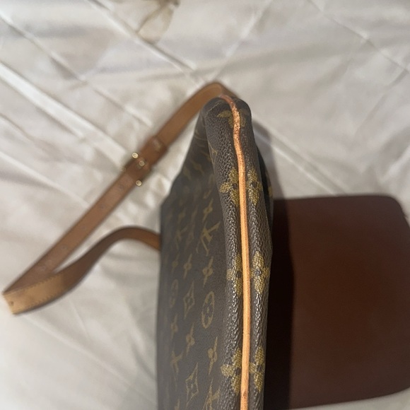 Louis Vuitton Brown Monogram Shoulder Bag - Picture 7 of 12